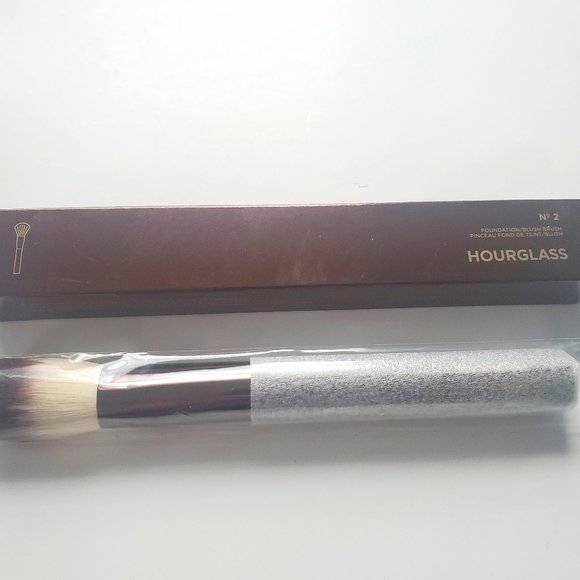 BNIB  ✅ Hourglass Nº 2 Foundation/ Blush Brush✨ NEW IN BOX - Picture 4 of 16